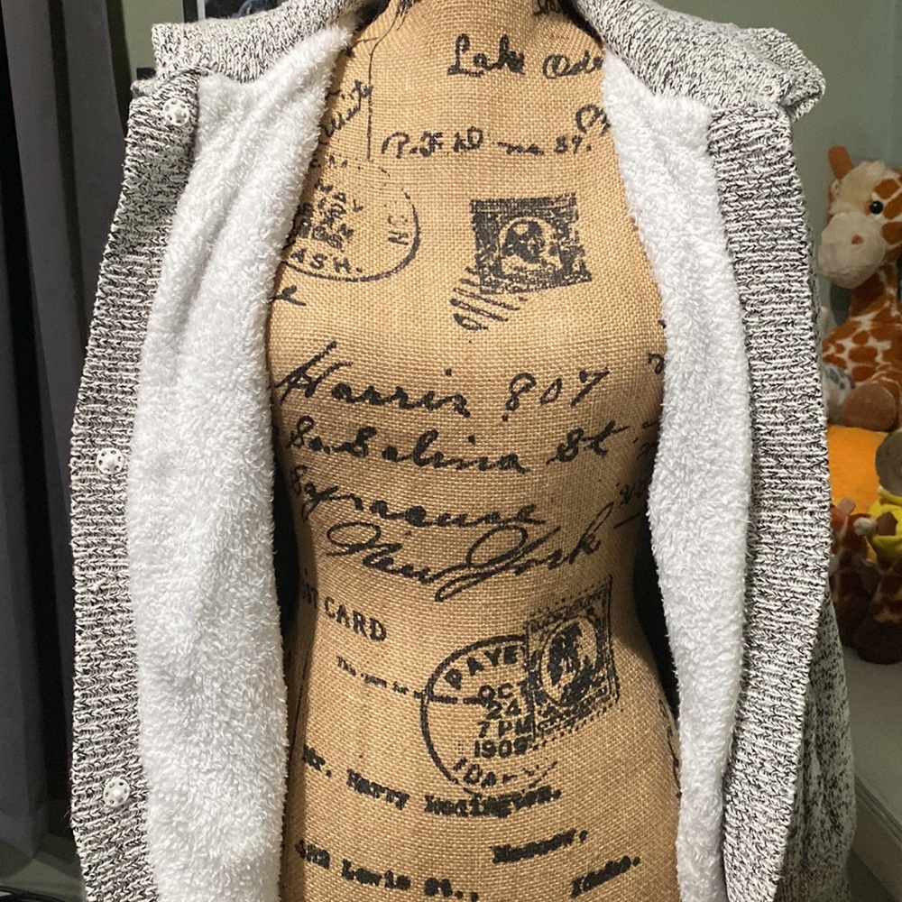 Sweater - Picture 3 of 9